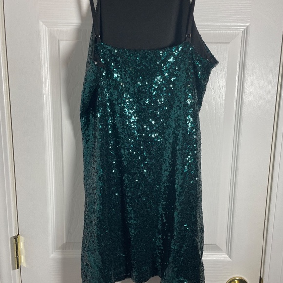 Women’s Lulus Sequin Green Size Large - Picture 2 of 3